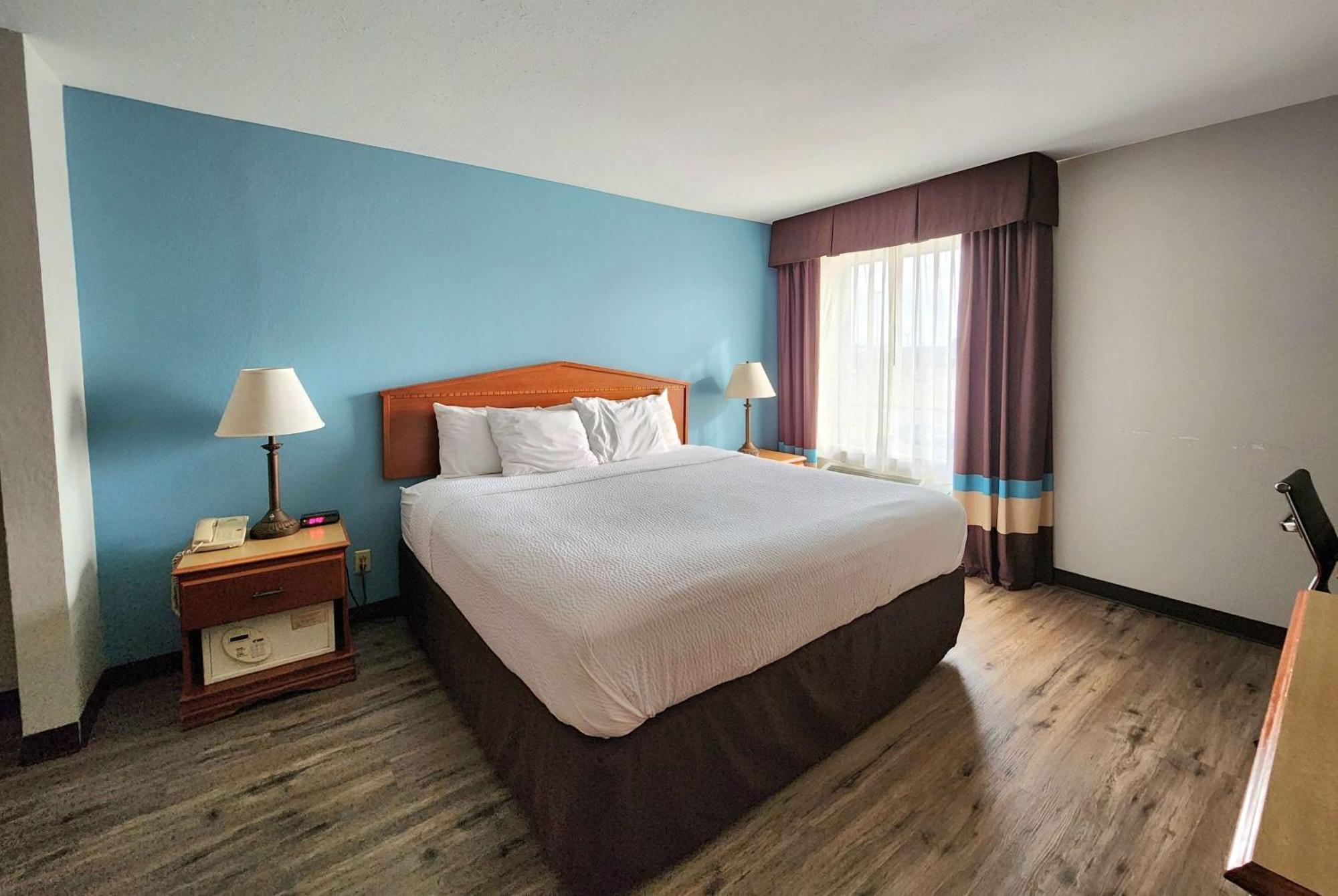 Days Inn & Suites By Wyndham Тибодо Екстериор снимка