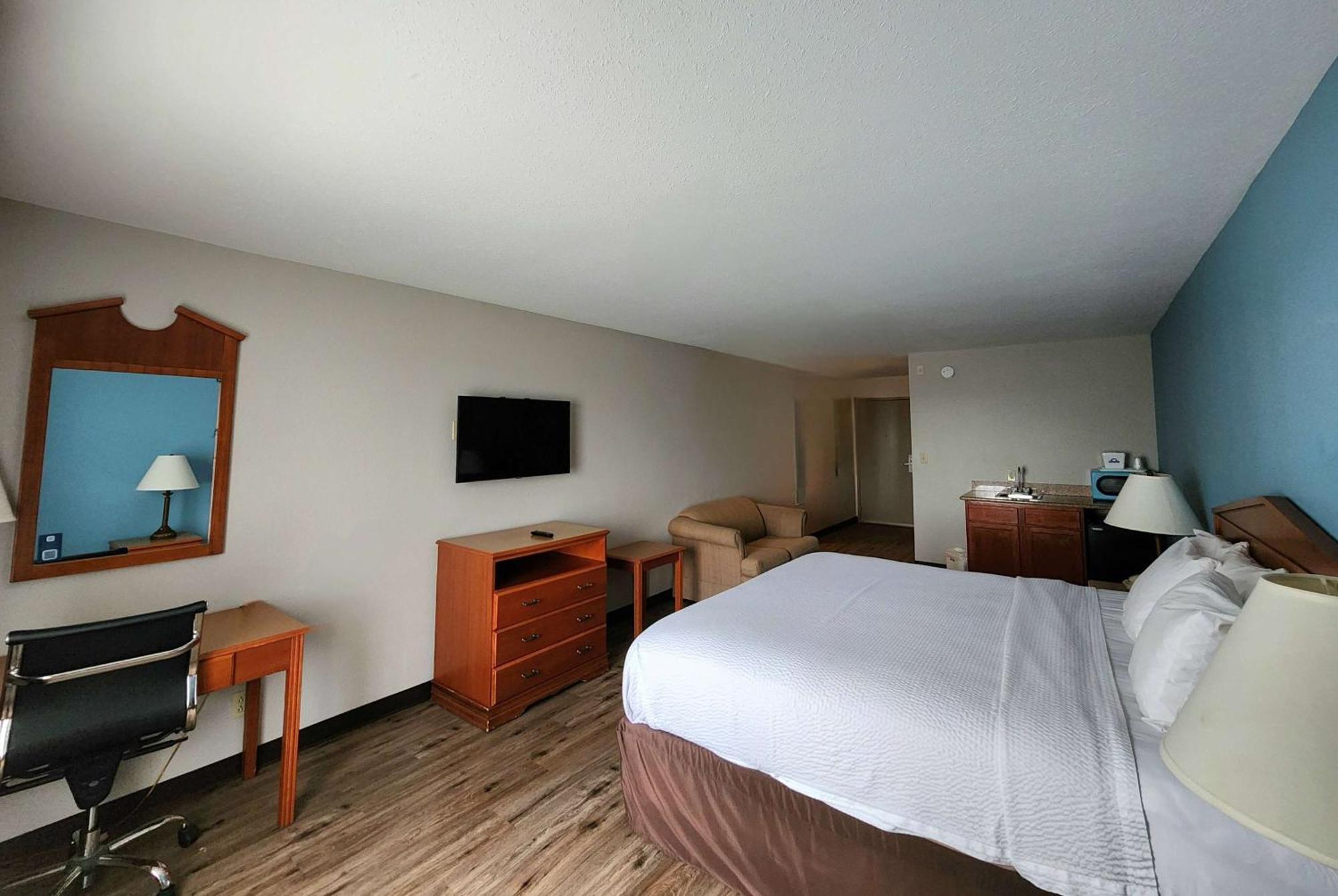 Days Inn & Suites By Wyndham Тибодо Екстериор снимка