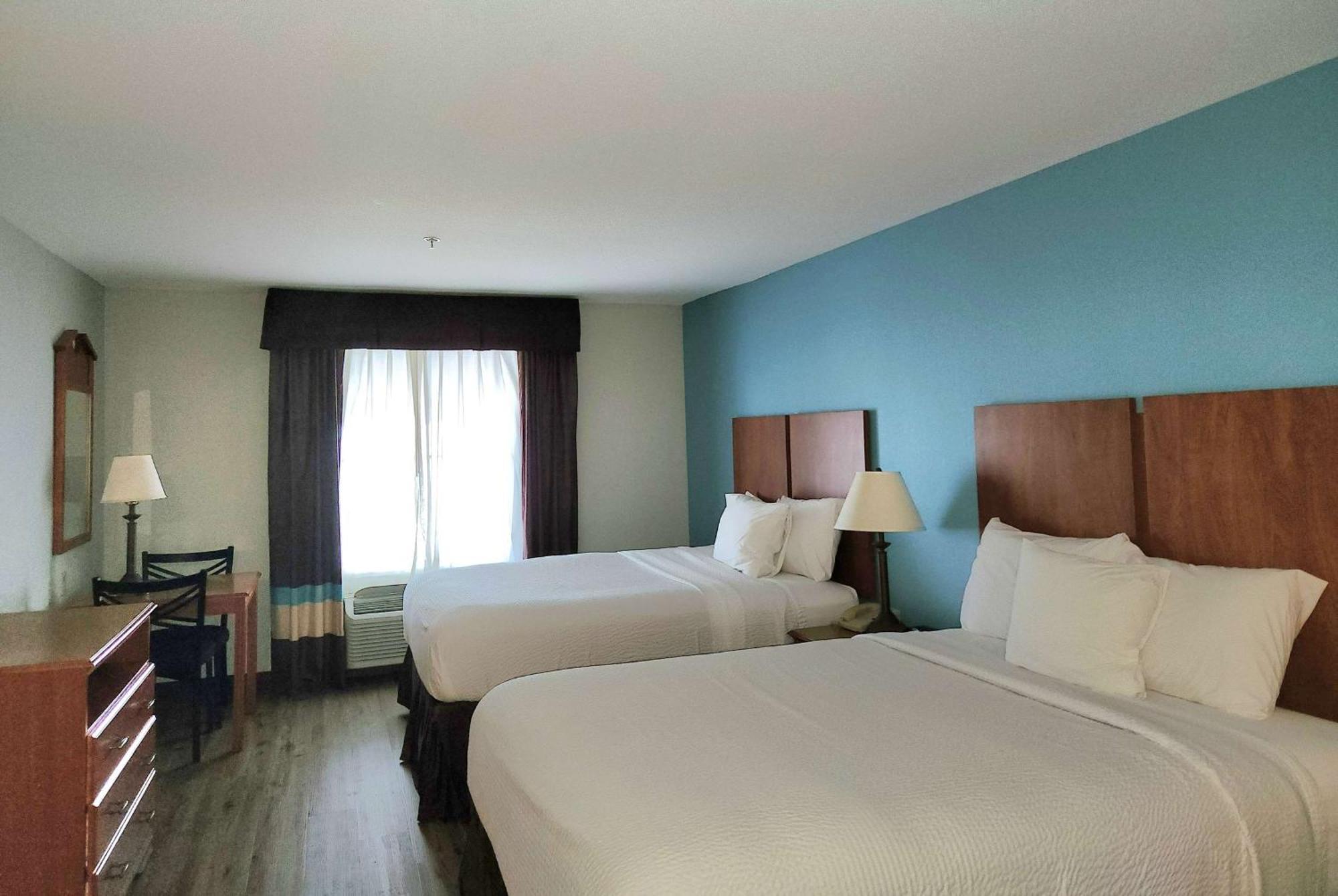 Days Inn & Suites By Wyndham Тибодо Екстериор снимка