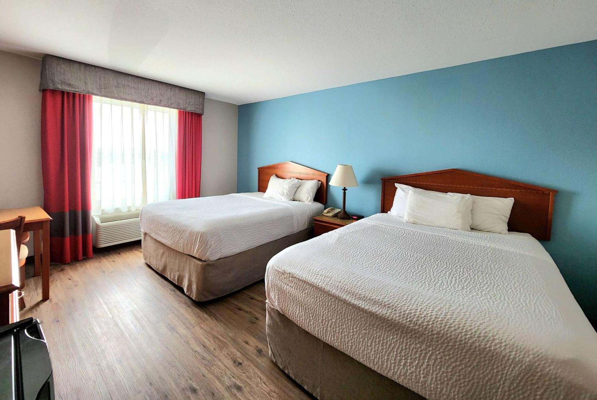 Days Inn & Suites By Wyndham Тибодо Екстериор снимка