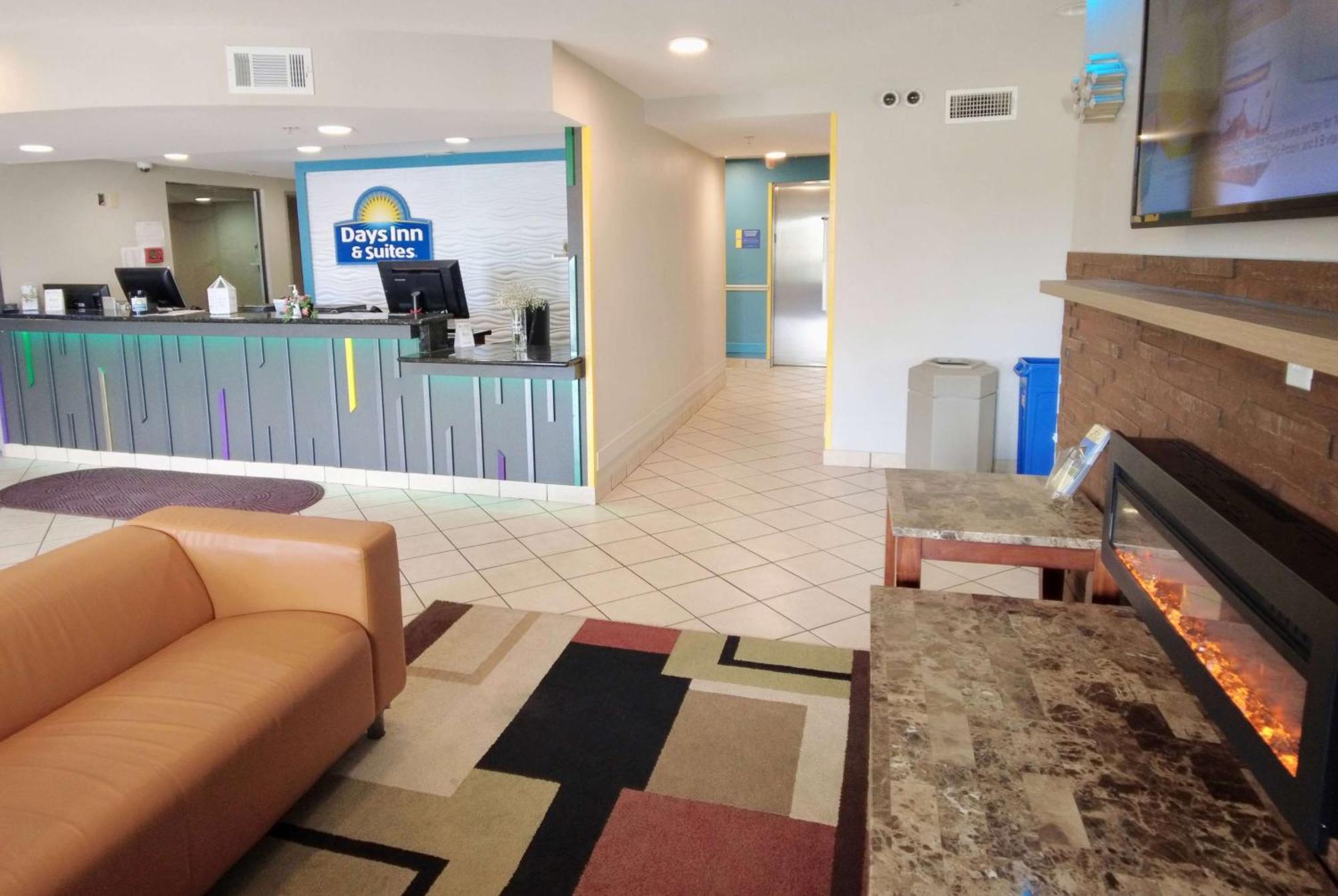 Days Inn & Suites By Wyndham Тибодо Екстериор снимка