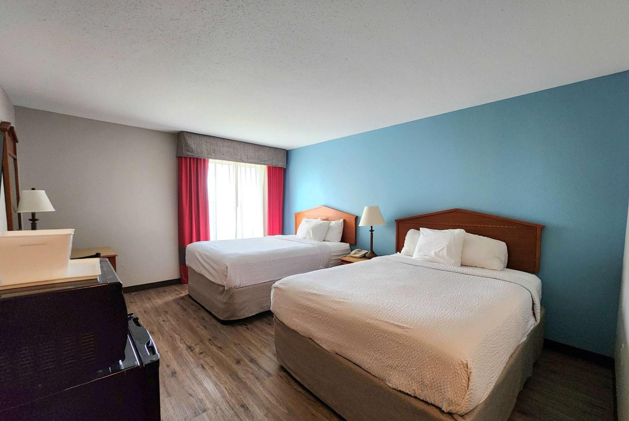 Days Inn & Suites By Wyndham Тибодо Екстериор снимка